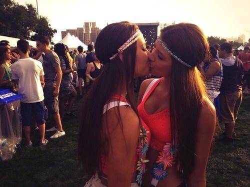 Lesbian_Cuties's tweet image. 👭😍💋❤️💘💙💖💚💛💜