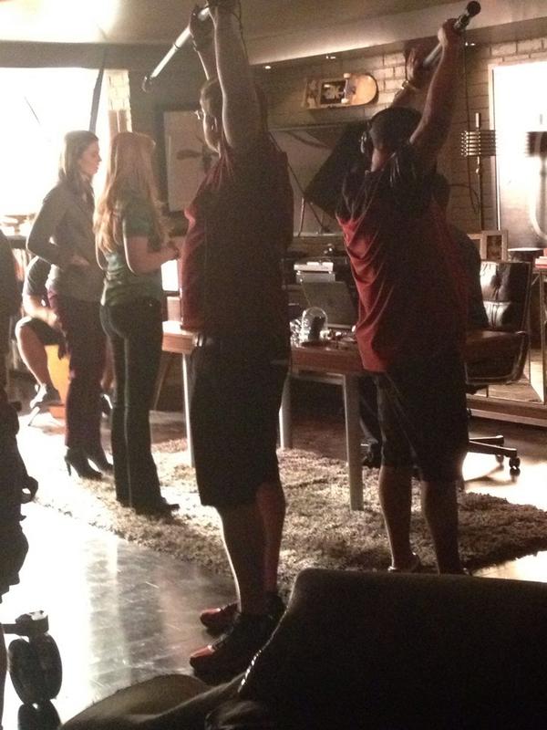 7x02 "MONTREAL" spoilers Buhw1CnCcAAk33C