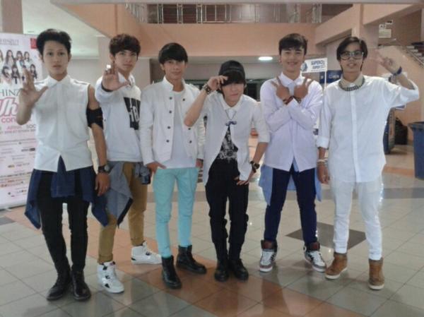 Claudia Arneydina tweet media