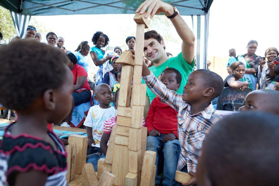 The modern world need more people like Roger Federer Happy Birthday ídolo 