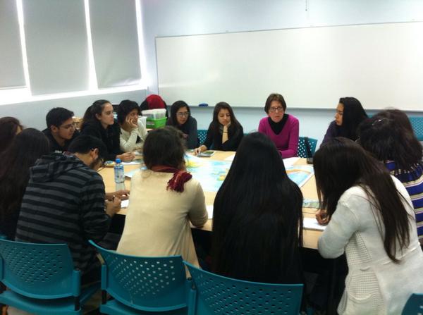 EducaAncon's tweet photo. En este momento se está realizando la 2da capacitación a los nuevos voluntarios a cargo de la profesora Marisol Bello http://t.co/MuMH2JGBFn