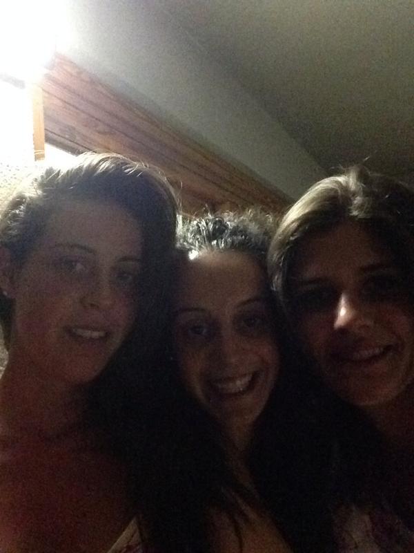 PaulaSierraLpez's tweet photo. La última noche... @SaraMarin91 @Esty91 http://t.co/5KHyxbYe1z