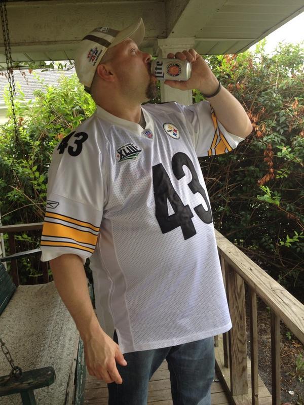 tieffel_70's tweet photo. The only thing better than @steelers football is a cold @MillerLite !!! #ItsMilerTime http://t.co/21XjRKoW5o