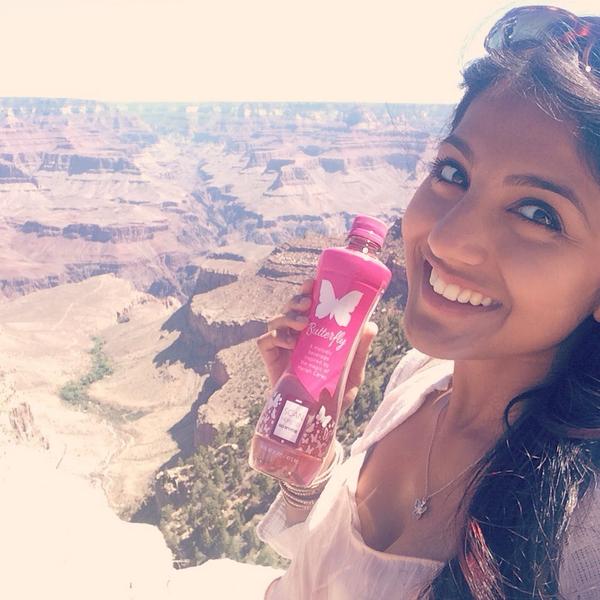 MCarey_Delarosa's tweet photo. Drinking my Butterfly drink in Grand Canyon @MariahCarey #walgreen #thirsty #butterfly ❤️LYM http://t.co/1tLpo5qgym