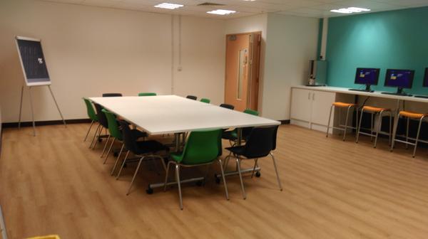 "<a href="/katielouhull/">Kate Bryon</a>: What type of groups use your community room??   <a href="/TescoWesternAve/">TescoExtra Community</a> FREE TO USE pls rt &amp; pass on! "