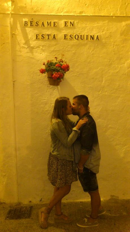 L0renyta's tweet photo. Besamé en cualquier lugar y a cualquier hora! Te adoro @julit088 #tesupermegarequetekiero http://t.co/rqXHonDyfe