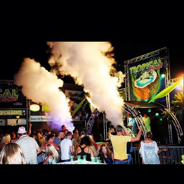 Boyoptwit's tweet photo. #tropicaldance #haaksbergen #2014 was geweldig http://t.co/smCVgZHrnh