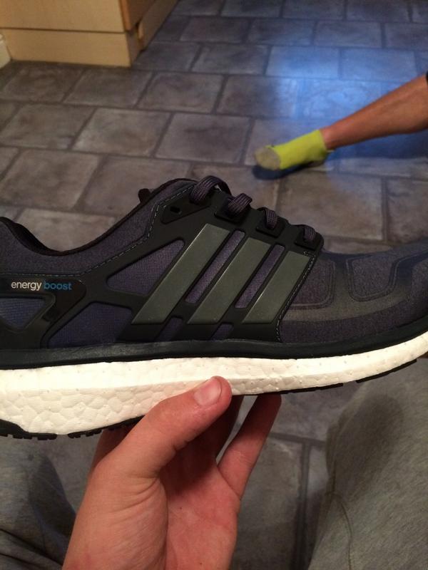 ronnieb123's tweet photo. New trainers #boost http://t.co/GdGLnkhcfZ