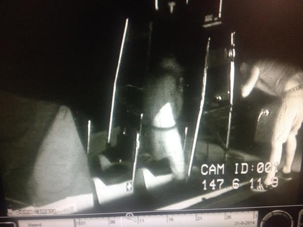 Twee snot apen hebben vannacht om 04.15 proberen een boot te stelen .zaten daarvoor op het strand, getuigen gezocht.