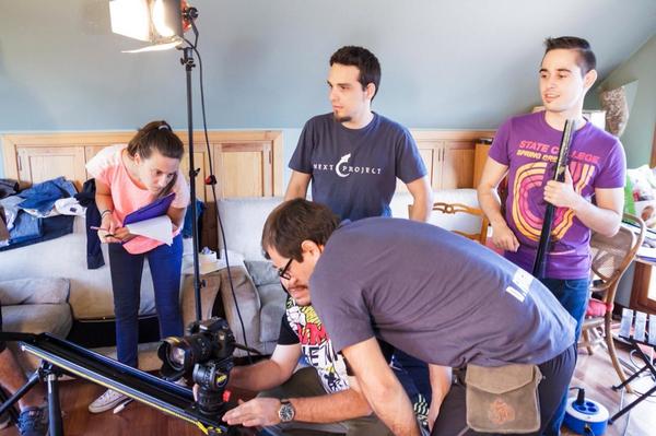 _NextProject_'s tweet photo. Ahí van algunas fotos del cortometraje que grabamos el mes pasado! #abatido Dirigido por @oscarsan38 y @jerys89 http://t.co/zGcODyQkEb