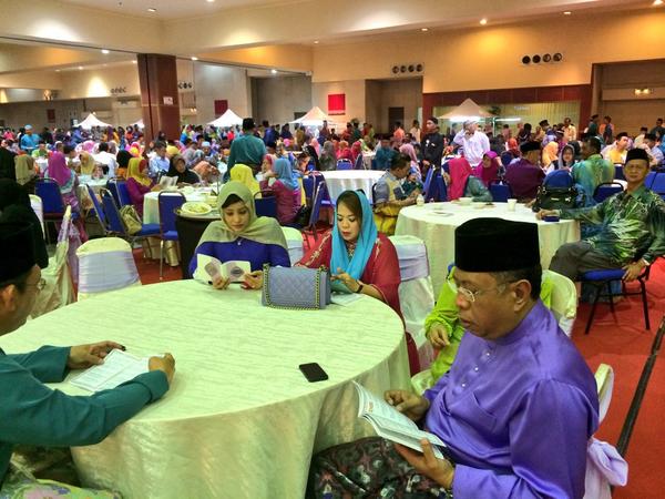 parliewalla360's tweet photo. “@apis_hafis: Majlis Tahlil Ayahanda DS @Zahid_Hamidi ,Allahyarham Hj Hamidi b Hj Abd Fatah . Al-Fatihah http://t.co/58VBdM2CHJ”