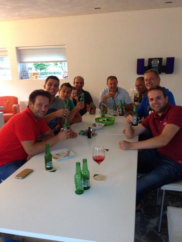 wolter54's tweet photo. @RVoetbal @vvZuilichem wij zijn er klaar voor.. Hoe laat?? #eengoedstel #regioteamwestbetuwe http://t.co/5Ol05AXK0L