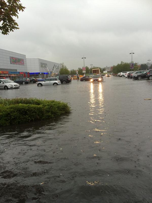 TigerTalkRadio's tweet photo. Xscape car park looking a little wet http://t.co/MJ3T6BUkrH