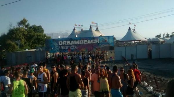 LoudCave's tweet photo. Nosotros ya hemos llegado al @DreambeachFest y ¿vosotros? http://t.co/W9DFaQrA8S