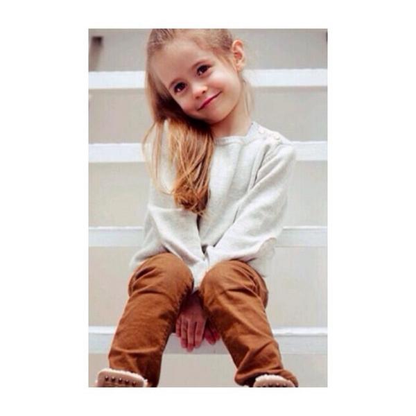SmilingArrow tweet picture