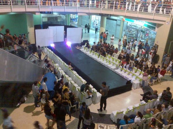 eventosachram's tweet photo. Somos defiles de moda actual!rttt http://t.co/dVd7xhuQjd