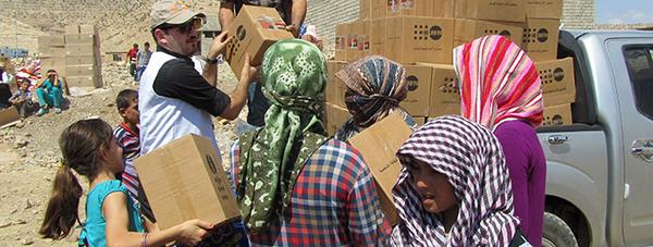 UN's tweet photo. .@UNFPA deploys support for women and girls amid mass flight from #Sinjar  #Iraq - http://t.co/P1oIlan0fH http://t.co/JfnClVgQDP