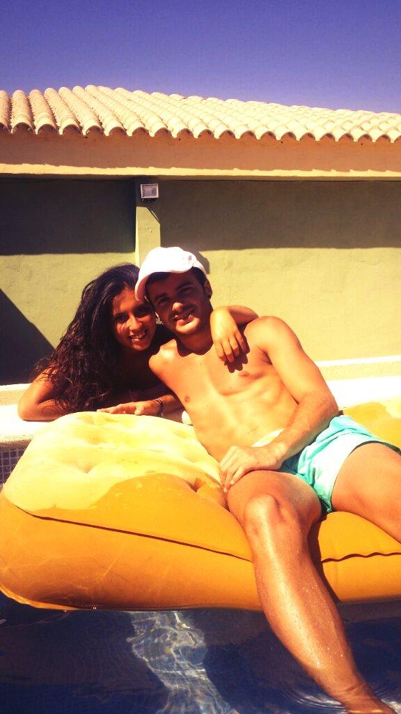 inmita94's tweet photo. Buenisimas vacaciones cntigo!!pero que el miercole volvere dando xculo!tequiero gordi @danivilla108 http://t.co/jszynWCewn