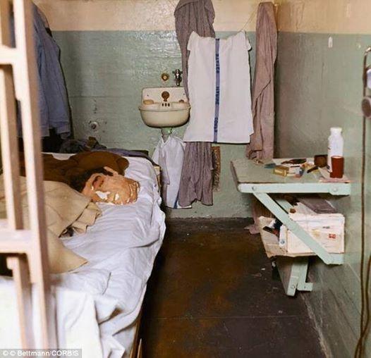 HistoryInPics's tweet photo. Dummy head used by John Anglin to fool prison guards, Alcatraz, 1962 http://t.co/sWZwsDDq0W
