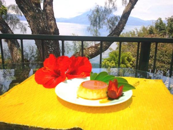 PPanajachel's tweet photo. Si está de visita en Panajachel, venga a disfrutar de un delicioso postre acompañado de la mejor vista al Lago http://t.co/BT4Qag6zq3