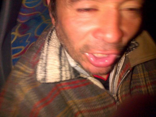 CharlyAB's tweet photo. @metromedio este es el borracho del bondi http://t.co/ZmvBs9Vnl1