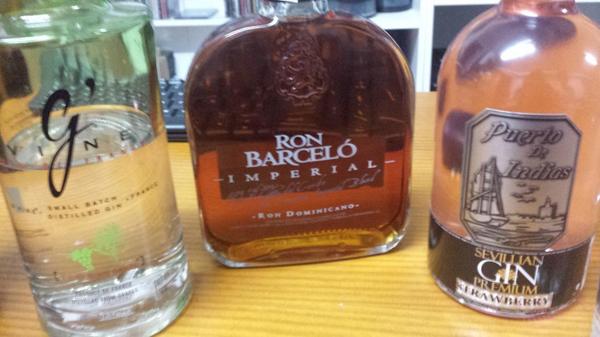 CeliaRbles's tweet photo. Pues habrá que empezar a beber @bea_digo @sorii11 @crismdina http://t.co/fbuDKcgXNH