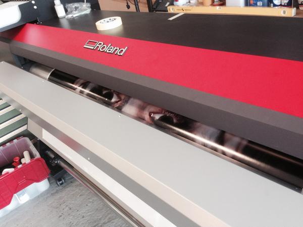 BizImageAndy's tweet image. Our brand new printing is watching you. It&apos;s wondering why you haven&apos;t placed an order?!

Don&apos;t upset Mr printer.