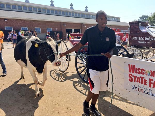 Bucks's tweet photo. Udderly Amazing: Khris Middleton milks a cow at the @wistatefair!

WATCH: http://t.co/pGFvOgryuy http://t.co/WceDKhUEzy