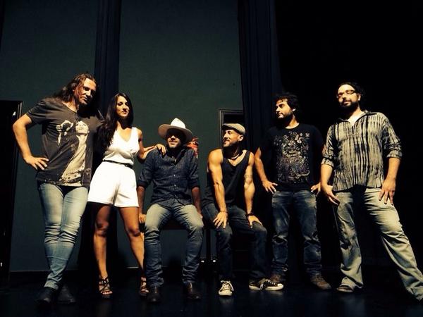 _Misande's tweet photo. Estamos listos! Con @rosaYole  @antonio_fuen  @labestiadealman vaaaaaamos!! http://t.co/SdP4isjrrF