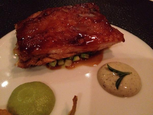 JCCapel's tweet photo. #MicroCriticCapel #Skina Notable acierto de cocina moderna de un rte con estrella entre más pequeños del mundo P 7,5& http://t.co/Jxg34l8NRR