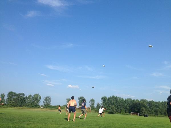 Forgeultimate's tweet image. Multi-disc skying competition. Both the fields and weather are perfect #YCC2014