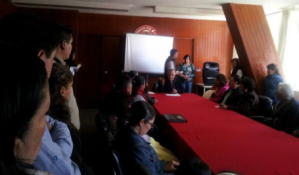 AlbertoCuri's tweet photo. Hoy tuve la oportunidad de conversar con habitantes del Distrito 34 que visitaron mis oficinas de gestión. http://t.co/sB74LLf0mg