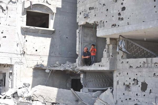 UNRWAes's tweet photo. Volver a tu hogar y encontrar esto.
#Gaza o la desolación http://t.co/Z1yK7tpOVq