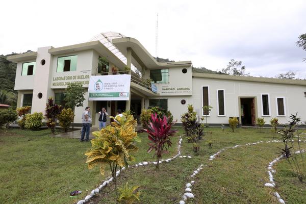 midagriperu's tweet photo. El modelo de desarrollo del #Provraem se replicará en otras zonas del país. @Agencia_Andina 
http://t.co/vtzf8zRkDz http://t.co/gJ0M6DLpXY