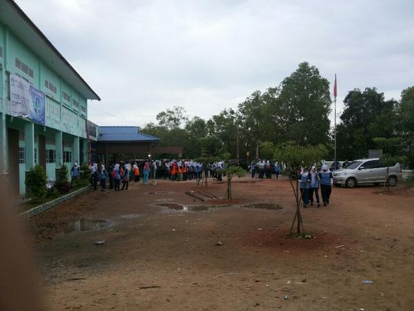 Alumnismanda09's tweet photo. akhirnya tiba di sman2 tercinta http://t.co/FZFdXhFZl1