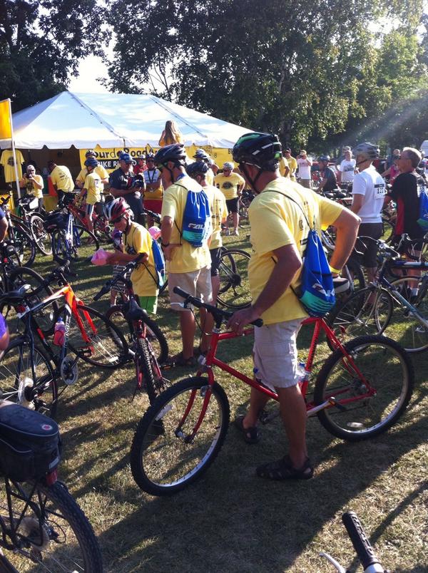 tourdeRA's tweet photo. Quite the impressive sight. Thank you to everyone who rode tonight. http://t.co/jTMXrXh3zA
