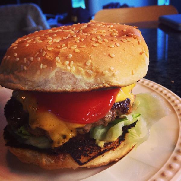 ChuckBurgr's tweet image. Taste testing. Someone's gotta do it. #bluemountain @BlueMtnResort @BlueMtnResort @CollingwoodBeer