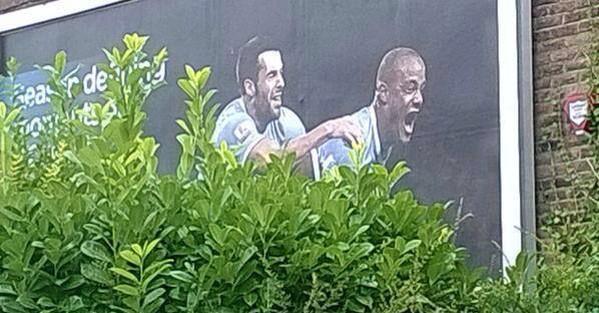 itz_fat1's tweet photo. WTF is going on at Manchester City??? http://t.co/EPqLizSfs3