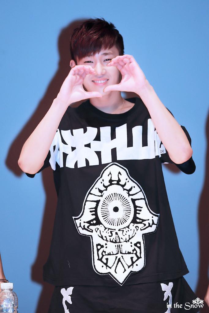 Buk7PhQCMAAgjfc.jpg:large