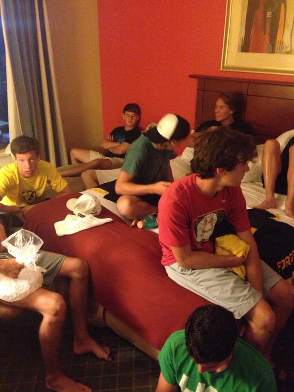 Forgeultimate's tweet image. Team meeting getting under way