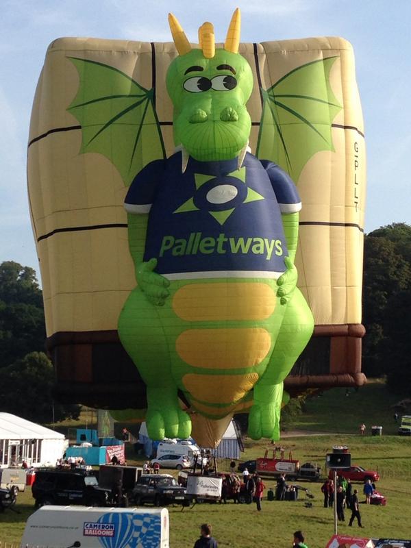 yve1964's tweet photo. @bristolballoon #balloonfiesta Great balloon !! http://t.co/cc37iX47cb