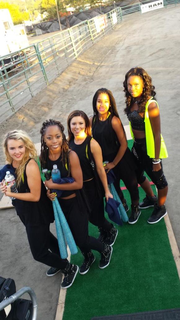 TheRealCocoJ's tweet photo. Had a GREAT show @sonomafair w our @LovePastry ♡♡ @TheRyanBeatty and @CodySimpson Killed it too!! http://t.co/4TSYdpSMP8