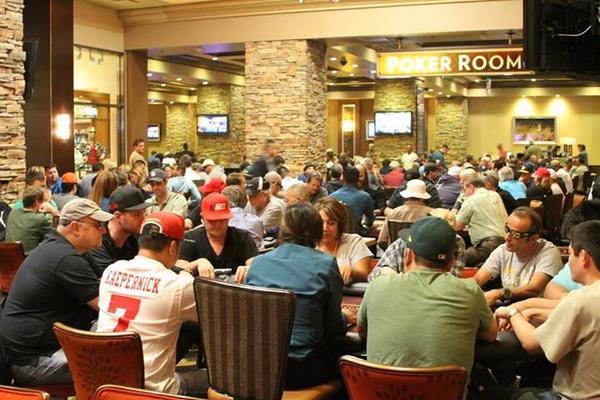TVPokerRoom's tweet image. W/93+Entries @AnteUpMagazine LAST CHANCE $360 Mega #AUWC $1650 Main Seat &amp;gt;25-Mins to Reg~9:50p bit.ly/1r8R6fh