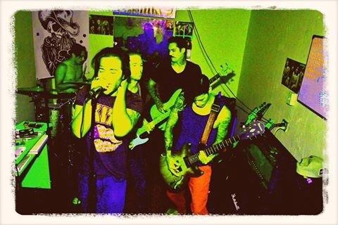 _GunnerGunner's tweet image. @JTsPub of mission George rd. #Globalies #theslashes and us playing get down here for a good night!!!