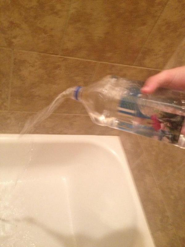 bryanhamilton_'s tweet photo. Only way I take a bath. http://t.co/htfMNXDLNB