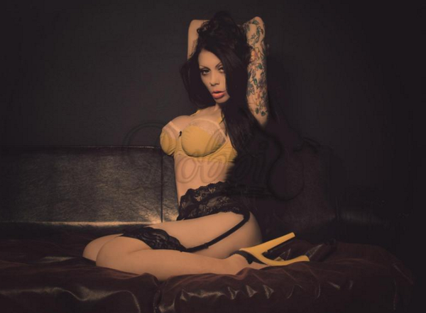 eeowclassifieds's tweet photo. Bad Bunny In/Out - ULTRA Hot - Petite - STACKED &amp; Top-Rated in Las Vegas http://t.co/wmFQEQvB59 http://t.co/vFwQE1gIRY