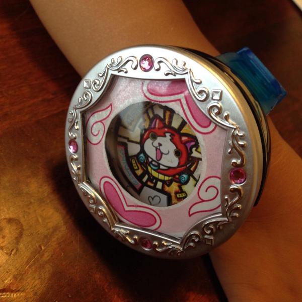 100均のコンパクトと腕時計で妖怪ウォッチ セーラームーン風 が作れた Togetter