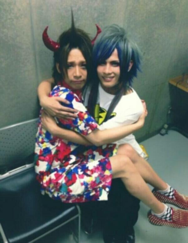KoAkux's tweet photo. .

.

.

.

“

.

.

　　其 の 手 を 繋 ご う

.

.

　　　　　　廻　　　「☞」　　　逢

.

　　　　　　　　　　　心 から 心 へ

.

　　詳 敷 く は 画 像

.

.

.

. http://t.co/RcmduNG2nK
