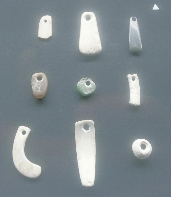 Arqueopinchos's tweet photo. Colgantes en la #prehistoria http://t.co/jIdq5BrLs2