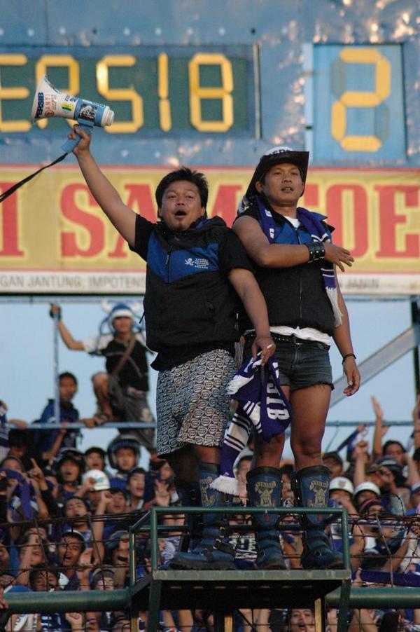 yanaumar33's tweet photo. Selamat jalan mang ayi Beutik,, doa kami menyertaimu,bendera viking akan tetap kami kibarkan.. http://t.co/uxihIfIQ30